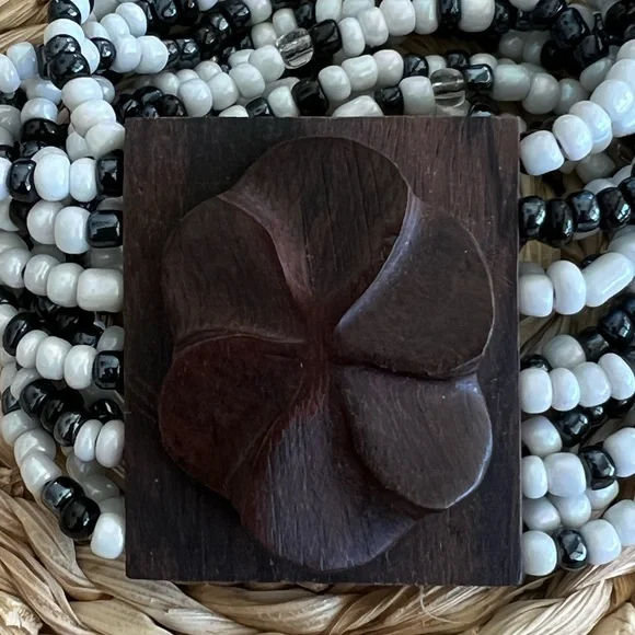 Multi-strand glass bead handmade bracelet with monkey pod plumeria closure - Picture 2 of 2